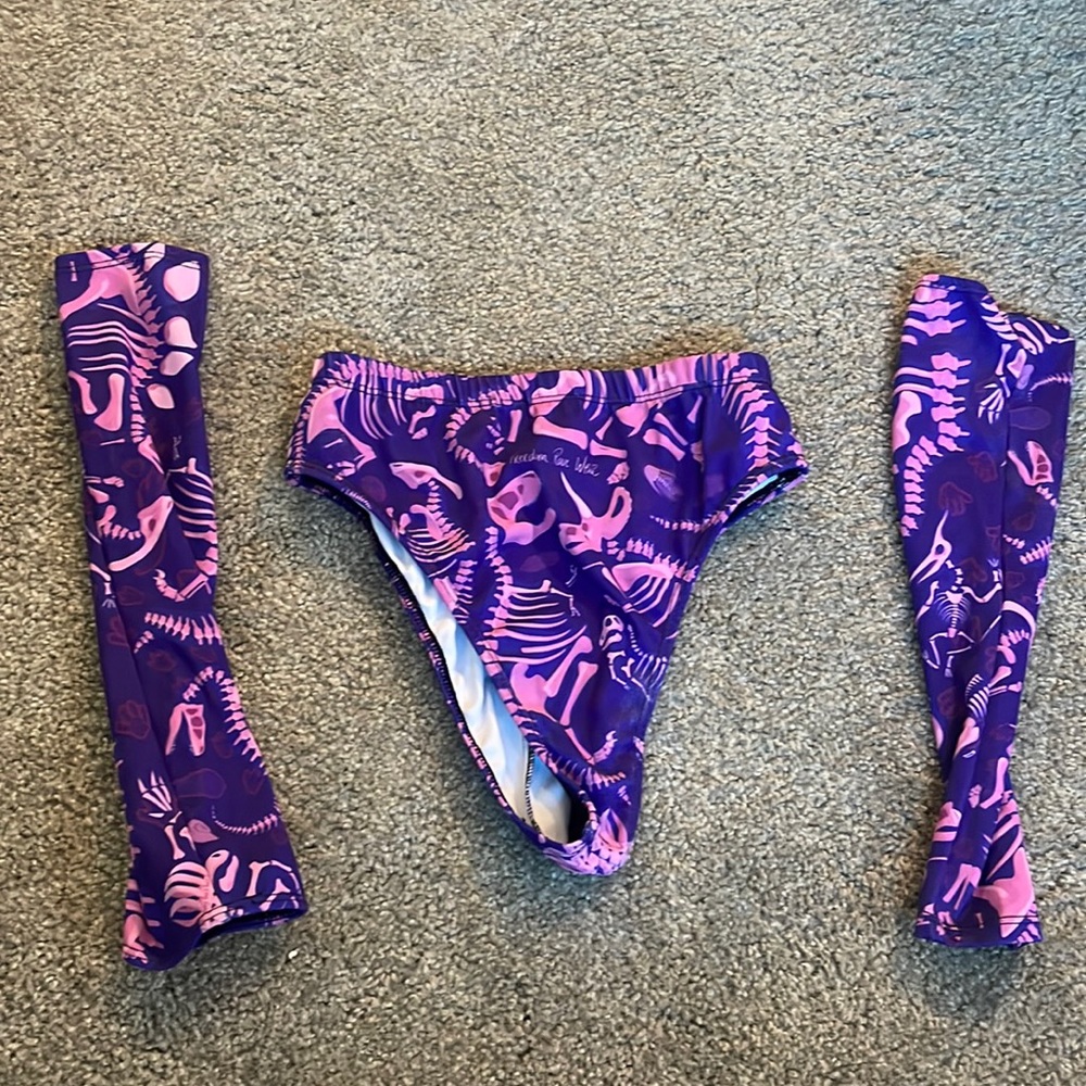 Freedom, raves dinosaur bottoms with sleeves